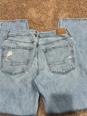 American Eagle Outfitters women’s Light Wash Straight Jeans